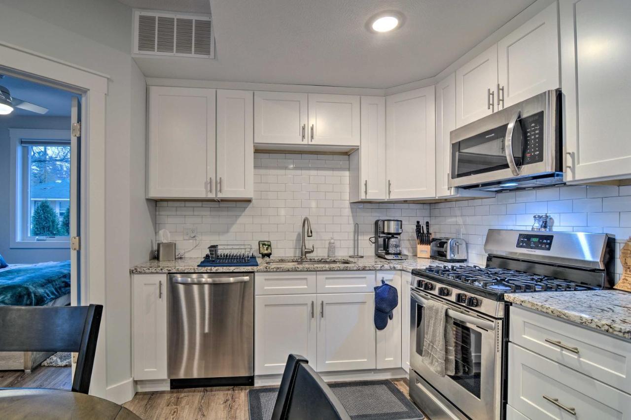 Modern Traverse City Condo About 1 Mi To Bay! Екстериор снимка