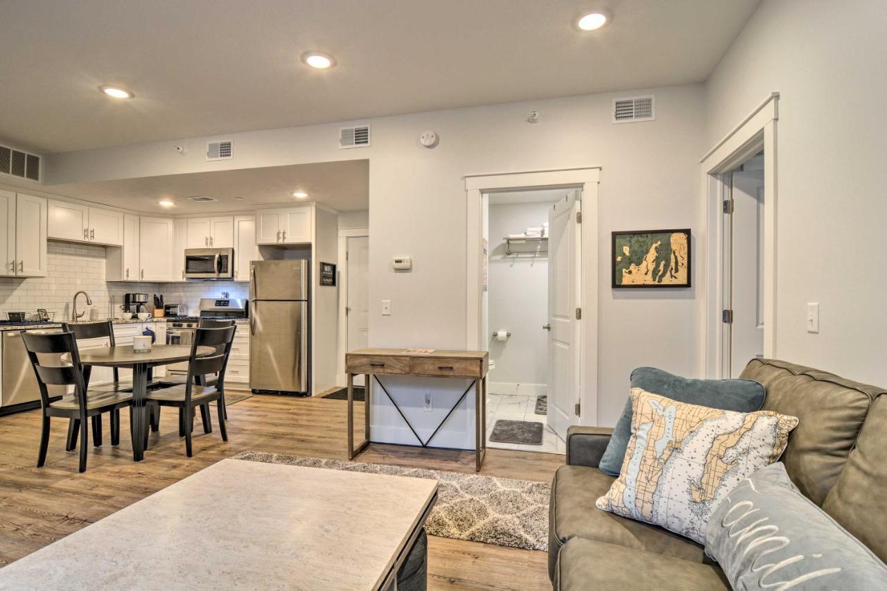Modern Traverse City Condo About 1 Mi To Bay! Екстериор снимка