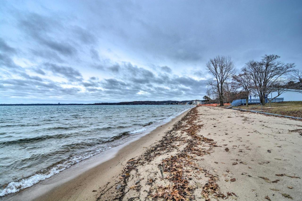 Modern Traverse City Condo About 1 Mi To Bay! Екстериор снимка